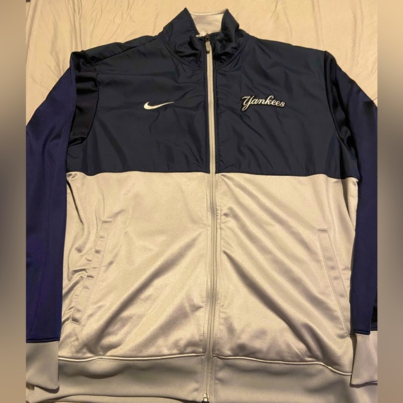 Nike Men’s Yankee’s Baseball Jacket. - Picture 3 of 8
